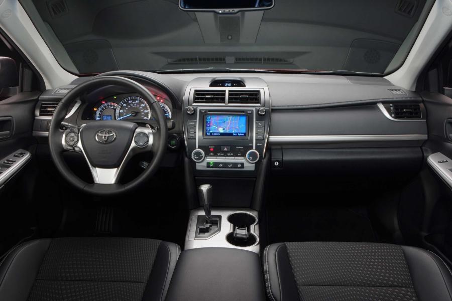  Toyota Camry SE 2012 года  (фото 38 из 48)